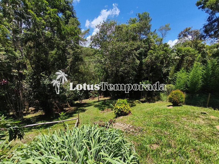 Chácara aconchegante com piscina e lareira LT0084