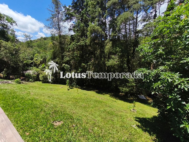 Chácara aconchegante com piscina e lareira LT0084