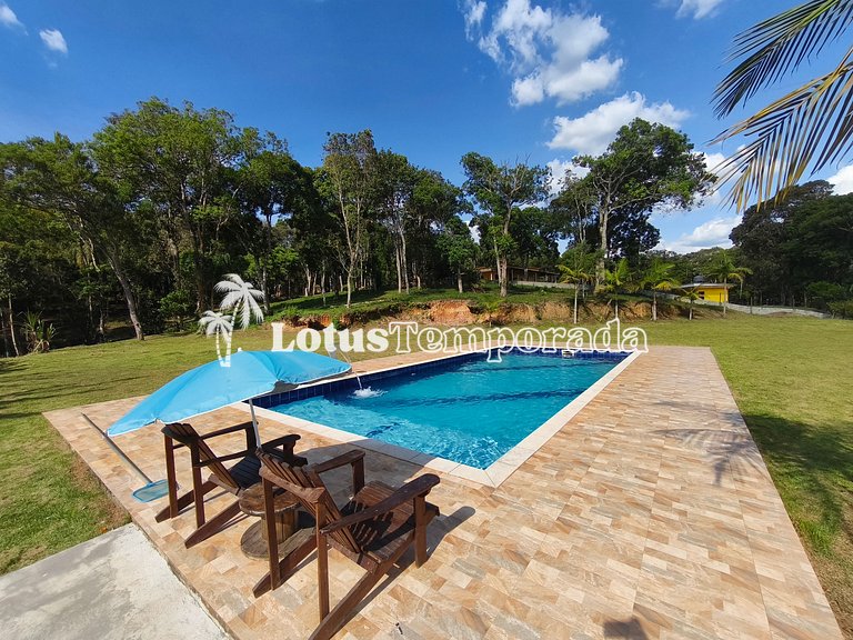 Chácara completa com lazer e fácil acesso LT0074