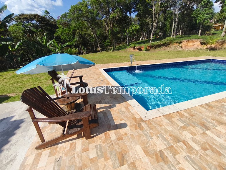 Chácara completa com lazer e fácil acesso LT0074