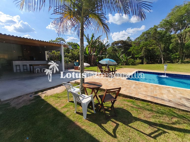Chácara completa com lazer e fácil acesso LT0074