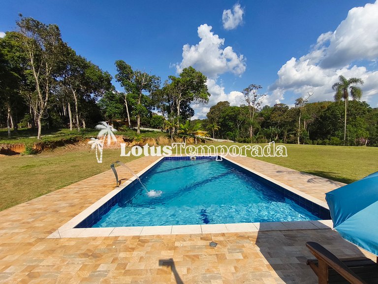 Chácara completa com lazer e fácil acesso LT0074