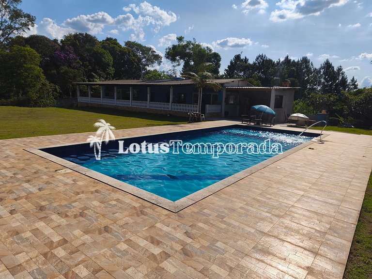 Chácara completa com lazer e fácil acesso LT0074