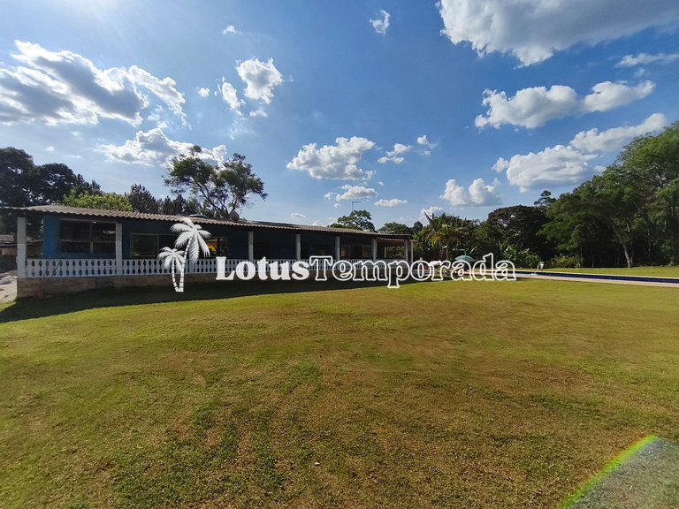 Chácara completa com lazer e fácil acesso LT0074