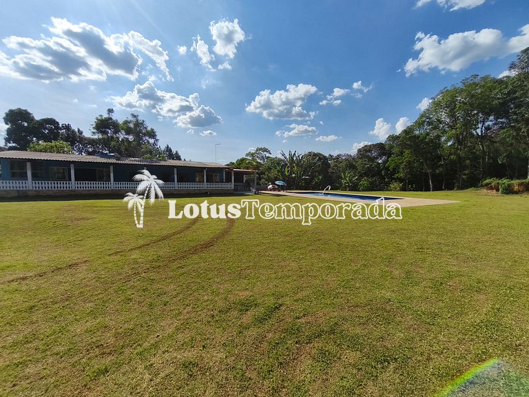 Chácara completa com lazer e fácil acesso LT0074