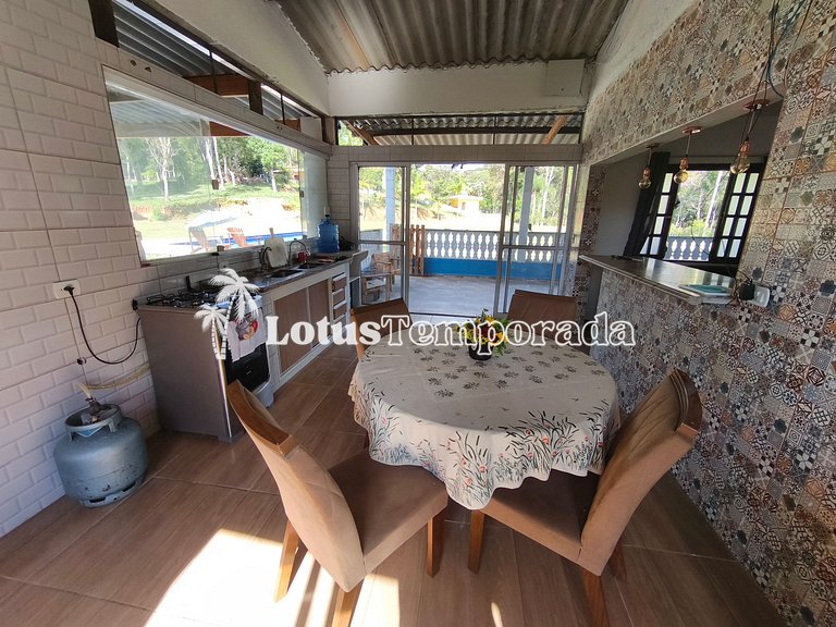 Chácara completa com lazer e fácil acesso LT0074