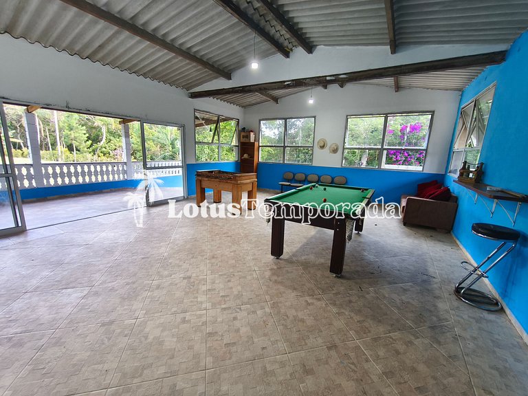 Chácara completa com lazer e fácil acesso LT0074