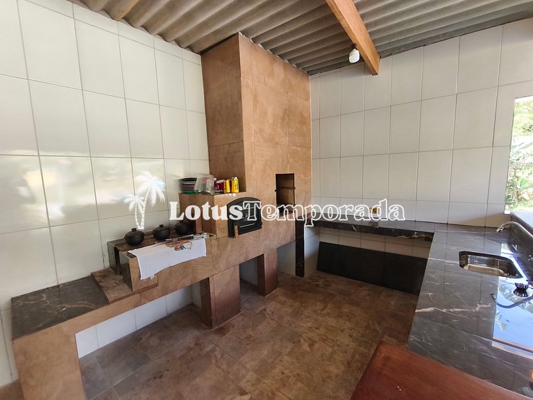 Chácara completa com lazer e fácil acesso LT0074