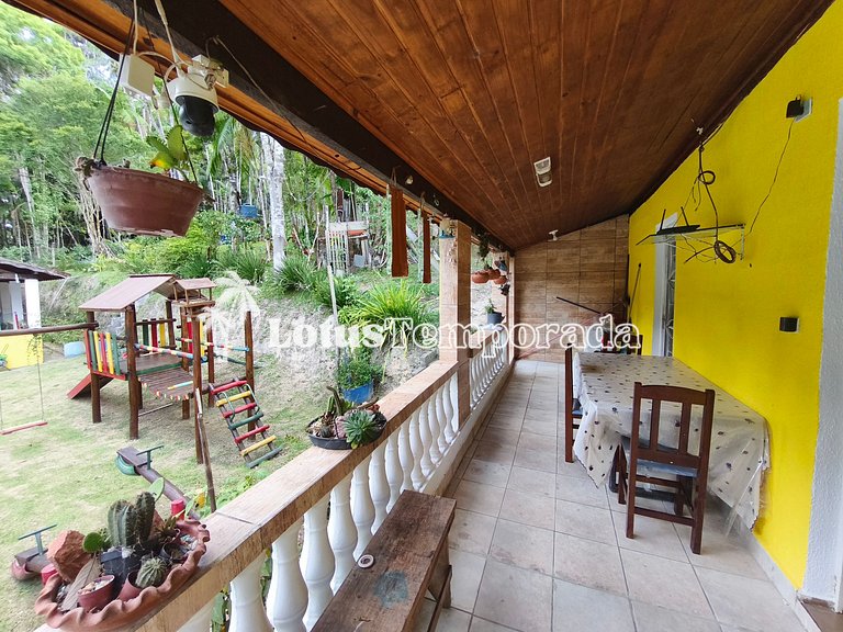 Sítio com piscina e salão de jogos LT0031