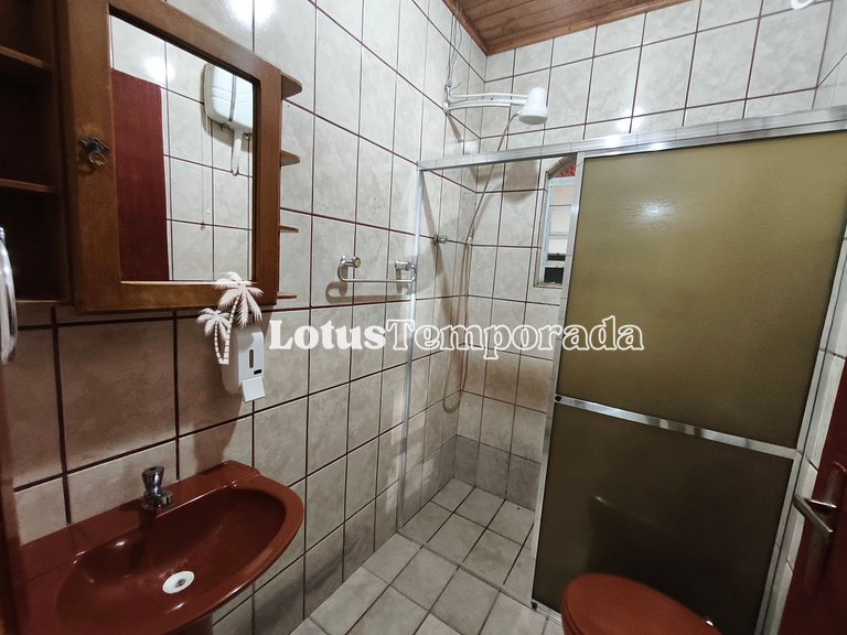 Sítio com piscina e salão de jogos LT0031