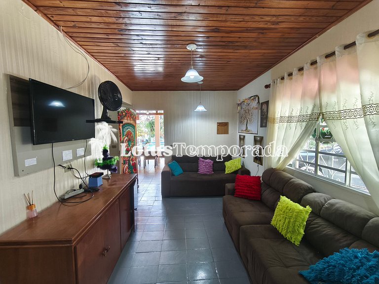 Sítio com piscina e salão de jogos LT0031