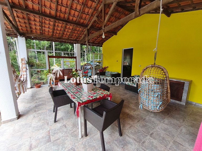 Sítio com piscina e salão de jogos LT0031