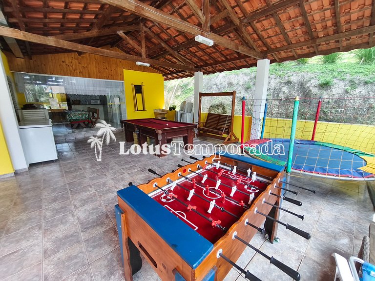 Sítio com piscina e salão de jogos LT0031