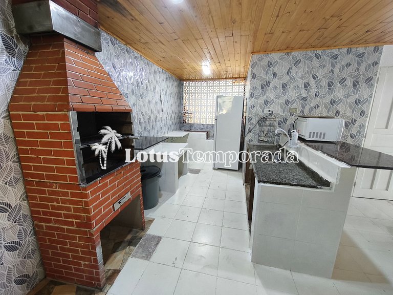 Sítio com piscina e salão de jogos LT0031