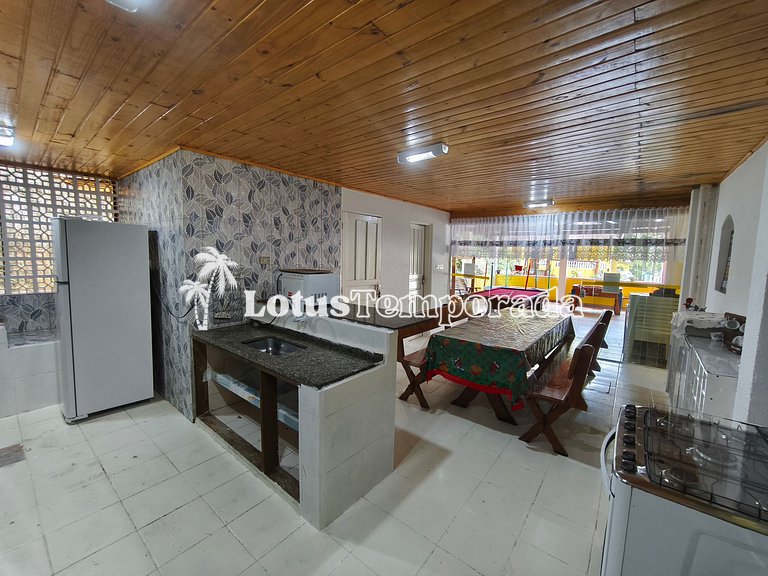 Sítio com piscina e salão de jogos LT0031