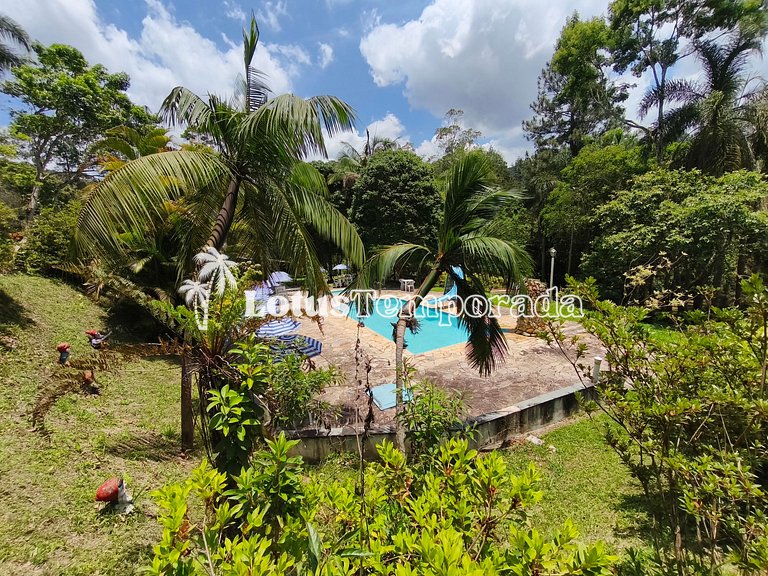 Sítio ideal para eventos com salão e lazer completo LT0083