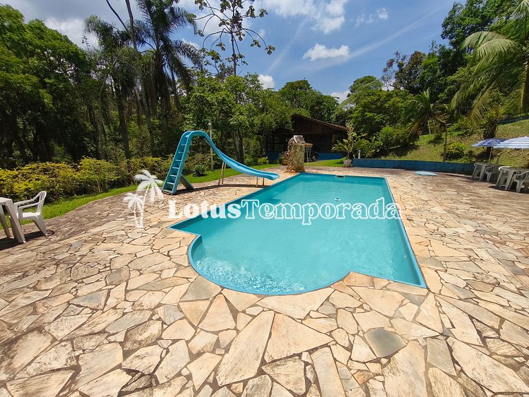 Sítio ideal para eventos com salão e lazer completo LT0083