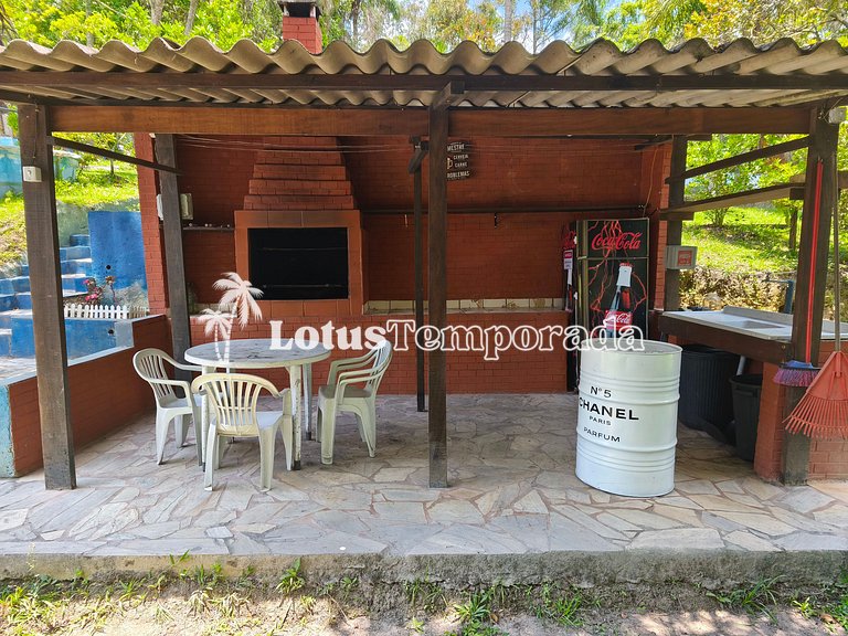 Sítio ideal para eventos com salão e lazer completo LT0083