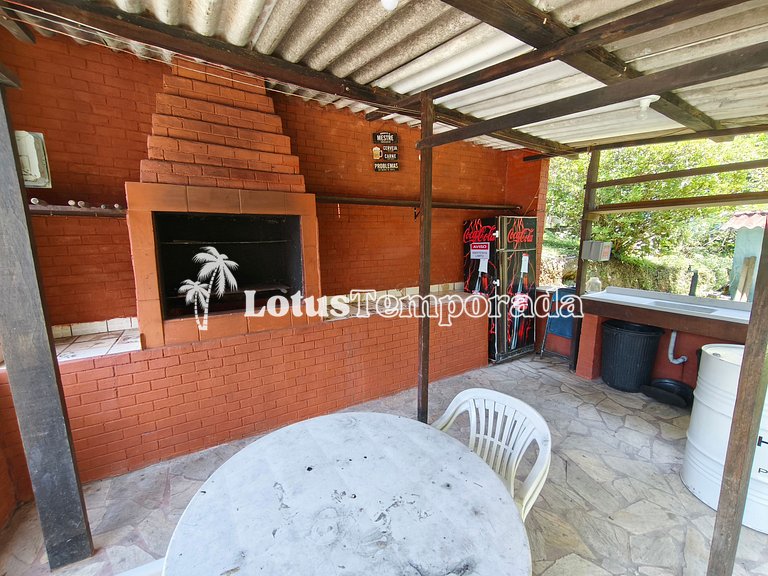 Sítio ideal para eventos com salão e lazer completo LT0083