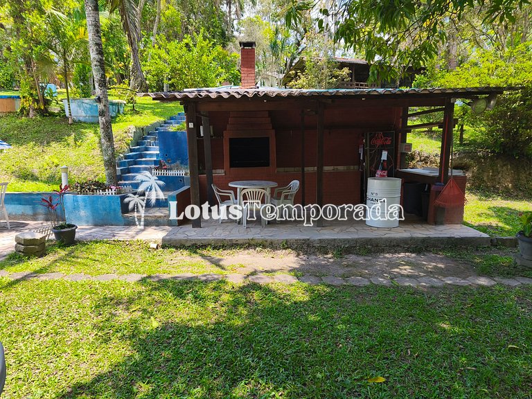 Sítio ideal para eventos com salão e lazer completo LT0083