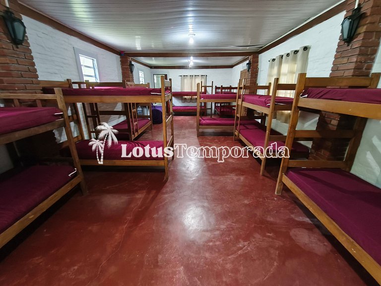 Sítio ideal para eventos com salão e lazer completo LT0083