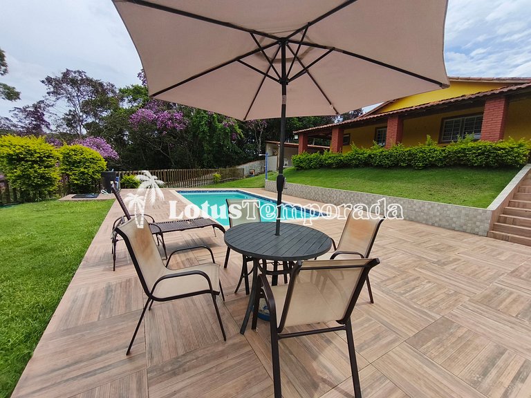 Chácara com piscina, conforto e lazer LT0085