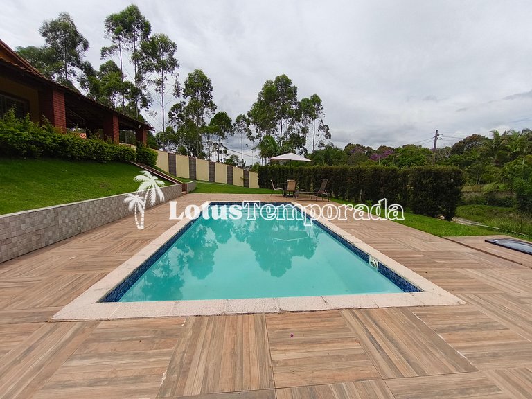 Chácara com piscina, conforto e lazer LT0085