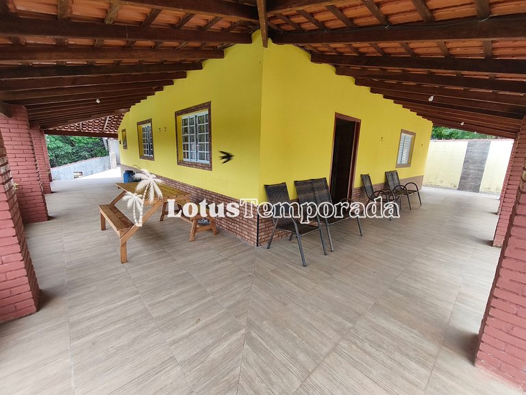 Chácara com piscina, conforto e lazer LT0085