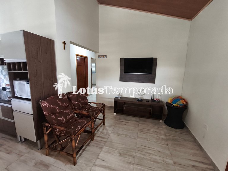 Chácara com piscina, conforto e lazer LT0085