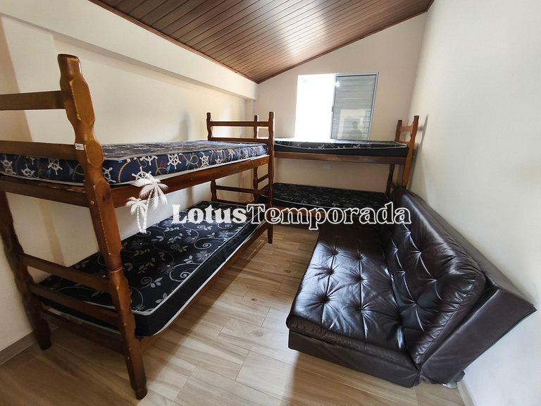 Chácara com piscina, conforto e lazer LT0085