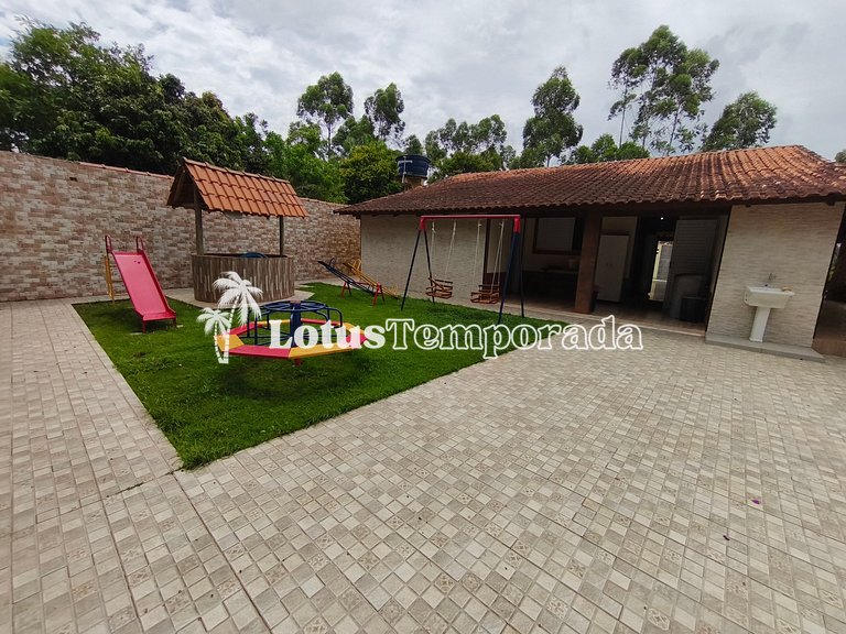 Chácara com piscina, conforto e lazer LT0085