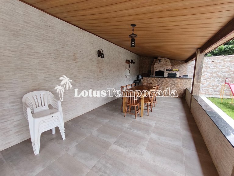 Chácara com piscina, conforto e lazer LT0085