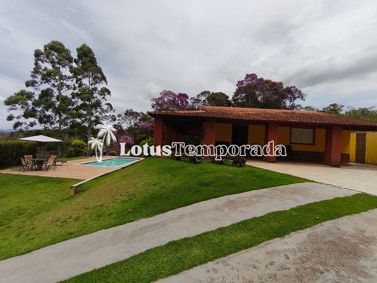 Chácara com piscina, conforto e lazer LT0085
