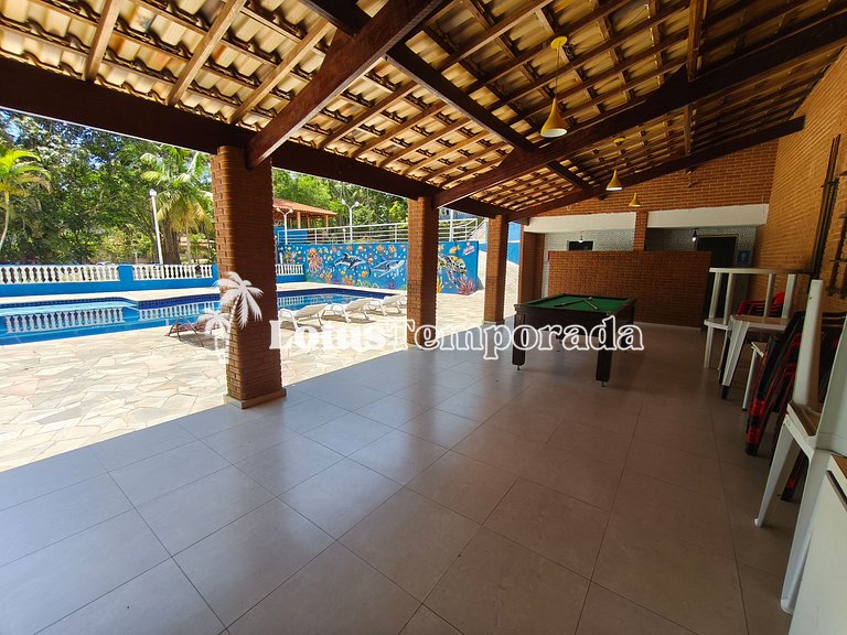Sítio com piscina 16m, 4 dorms, lago e campo LT0027
