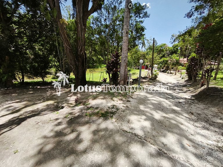 Sítio com piscina 16m, 4 dorms, lago e campo LT0027