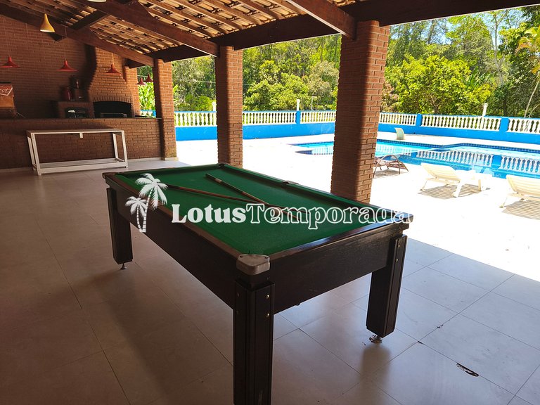 Sítio com piscina 16m, 4 dorms, lago e campo LT0027