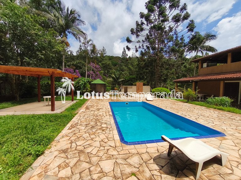 Sítio familiar com conforto, pesca e eventos LT0086