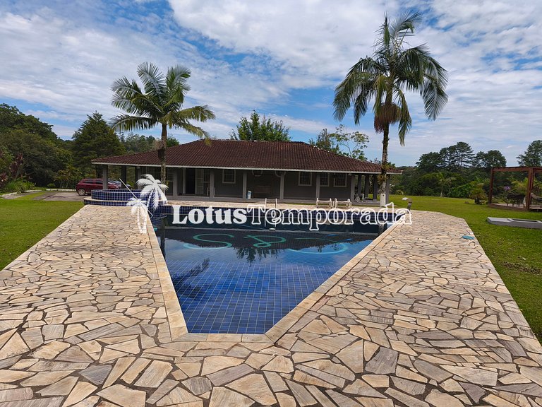Sítio com piscina, ofurô e pesca esportiva LT0089