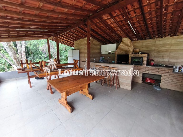 Sítio com piscina, ofurô e pesca esportiva LT0089