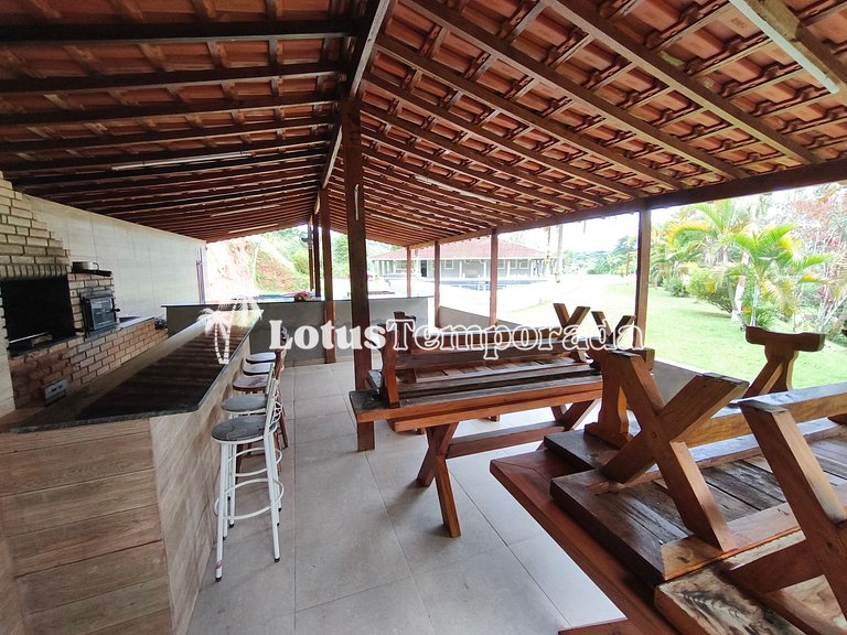 Sítio com piscina, ofurô e pesca esportiva LT0089