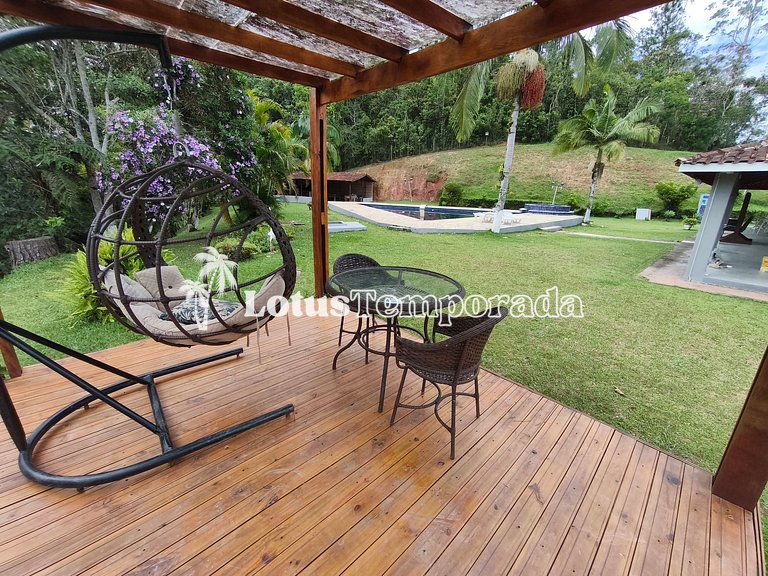 Sítio com piscina, ofurô e pesca esportiva LT0089