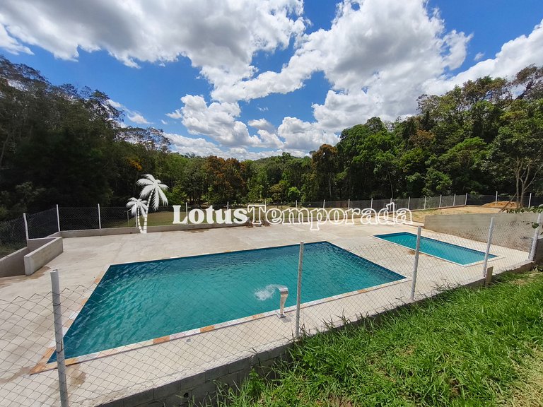 Sítio com 10 suítes e estrutura para eventos LT0088