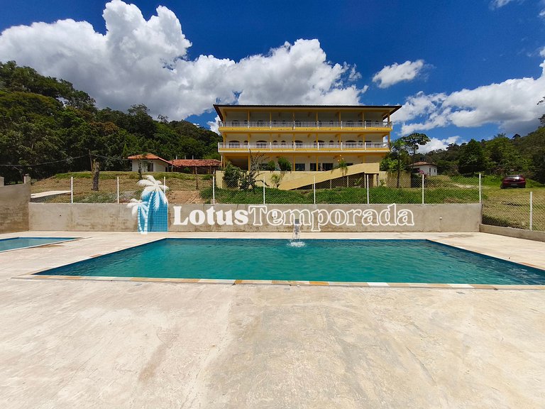 Sítio com 10 suítes e estrutura para eventos LT0088