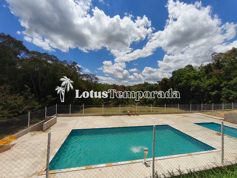 Sítio com 10 suítes e estrutura para eventos LT0088