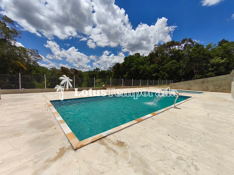 Sítio com 10 suítes e estrutura para eventos LT0088