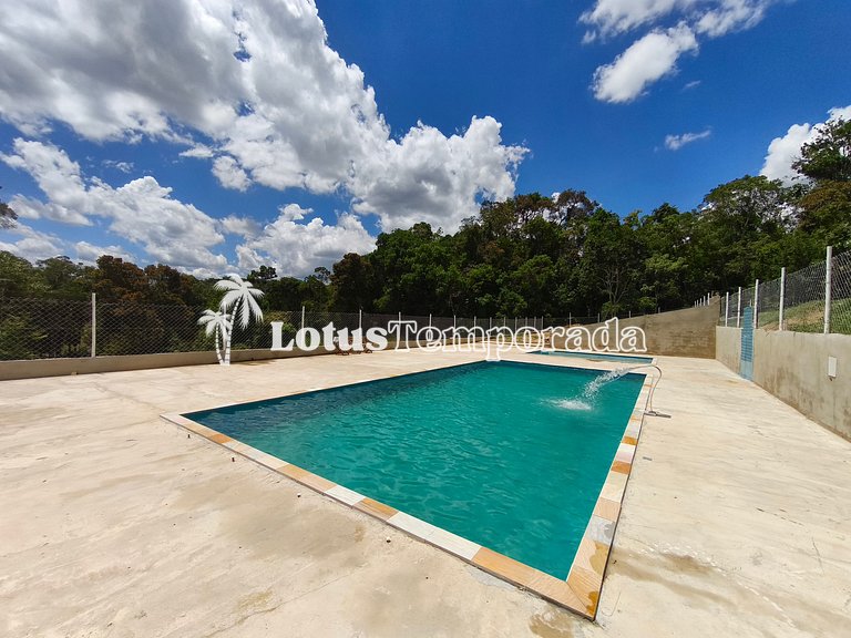 Sítio com 10 suítes e estrutura para eventos LT0088