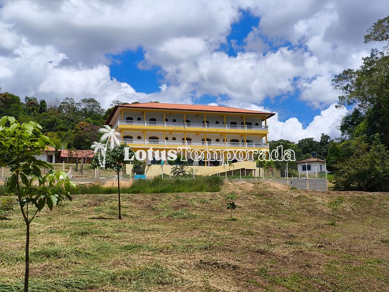 Sítio com 10 suítes e estrutura para eventos LT0088