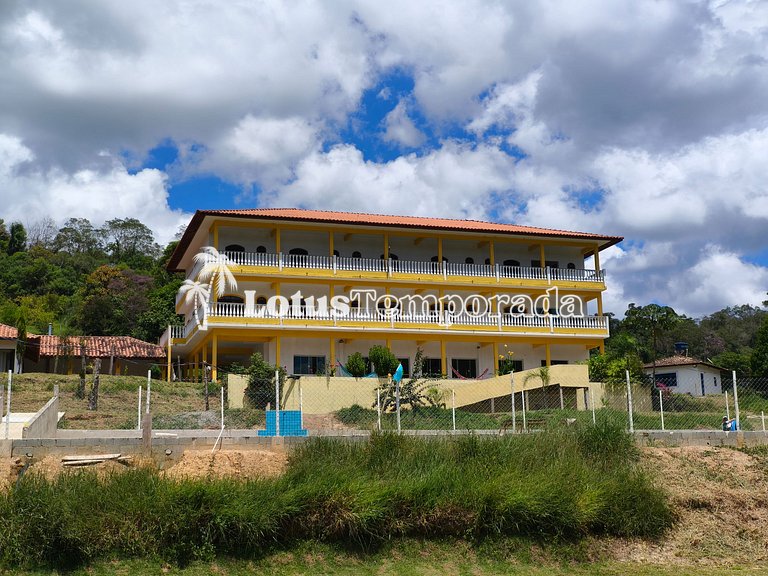 Sítio com 10 suítes e estrutura para eventos LT0088