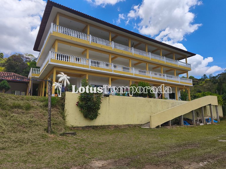 Sítio com 10 suítes e estrutura para eventos LT0088