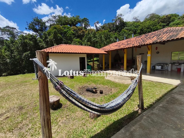 Sítio com 10 suítes e estrutura para eventos LT0088